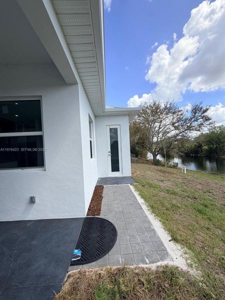 Exterior details and patio area of a home in , Cape Coral (Image 4).