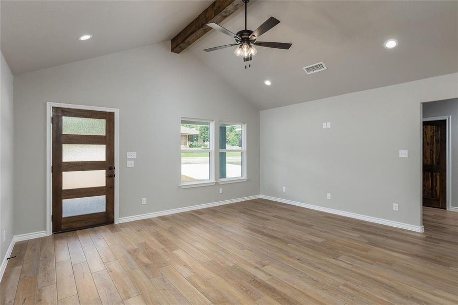 Spacious, unfurnished interior of a new home in , Jacksboro (Image 26).