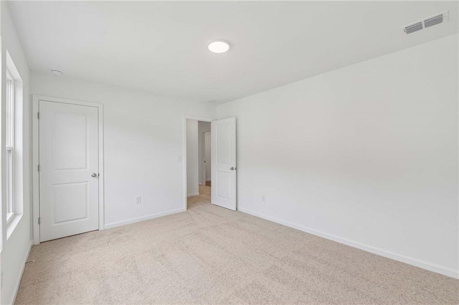 Spacious, unfurnished interior of a new home in The Pointe at Heron Bay, Locust Grove (Image 16). Spacious, unfurnished interior of a new home in The Pointe at Heron Bay, Locust Grove (Image 16).