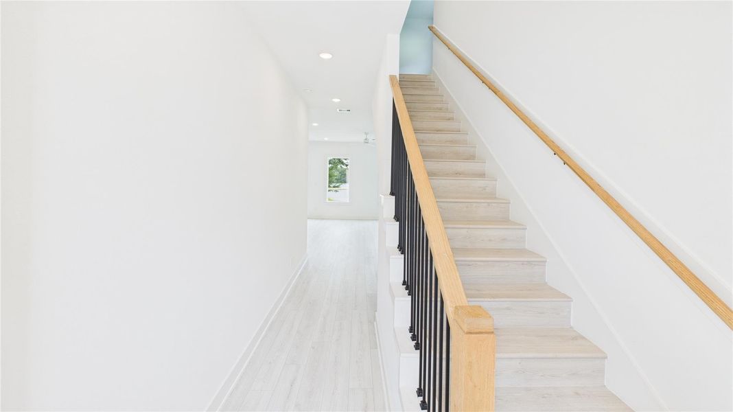 Spacious, unfurnished interior of a new home in , Houston (Image 24).