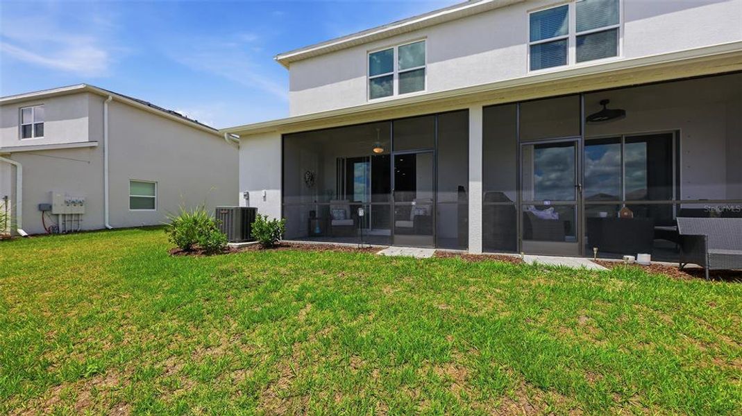 Exterior details and patio area of a home in , Sarasota (Image 4).