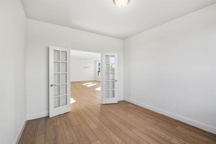 Spacious, unfurnished interior of a new home in Wildflower Ranch, Fort Worth (Image 13).