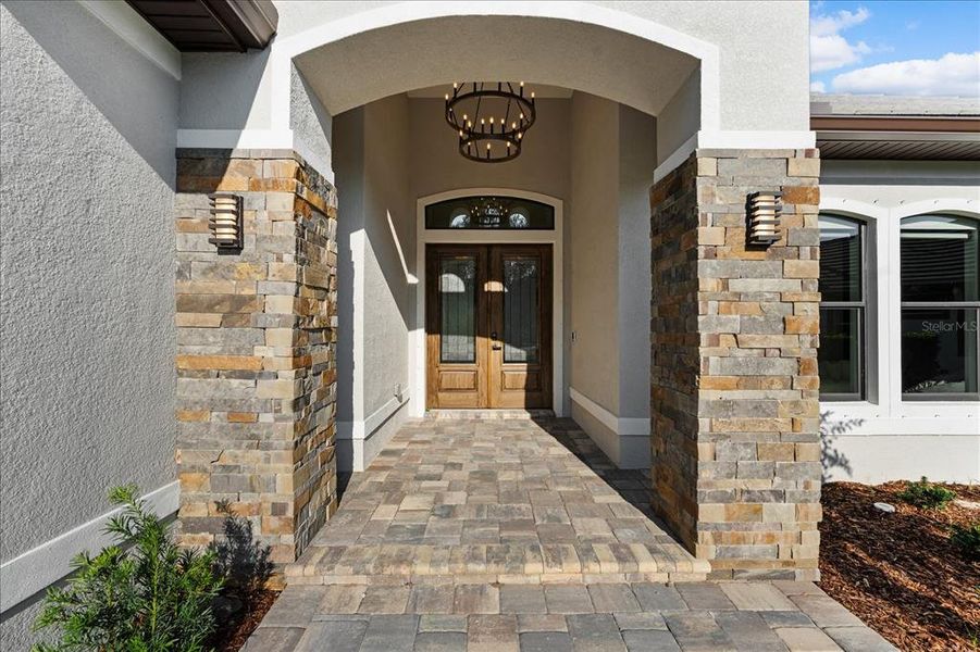 Exterior details and patio area of a home in , Palm Coast (Image 4).