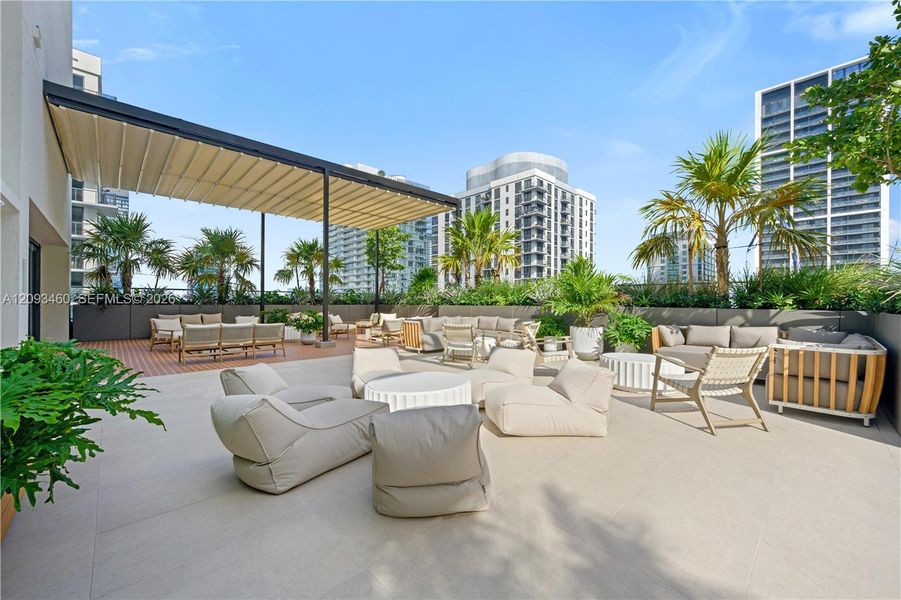 Community amenities in , Miami (Image 12).