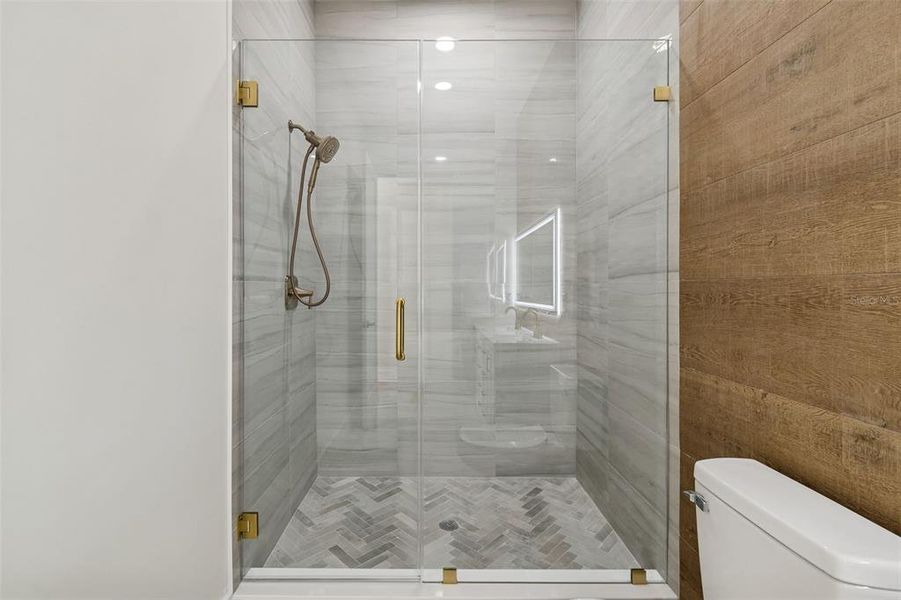 Image 57 of a home in .