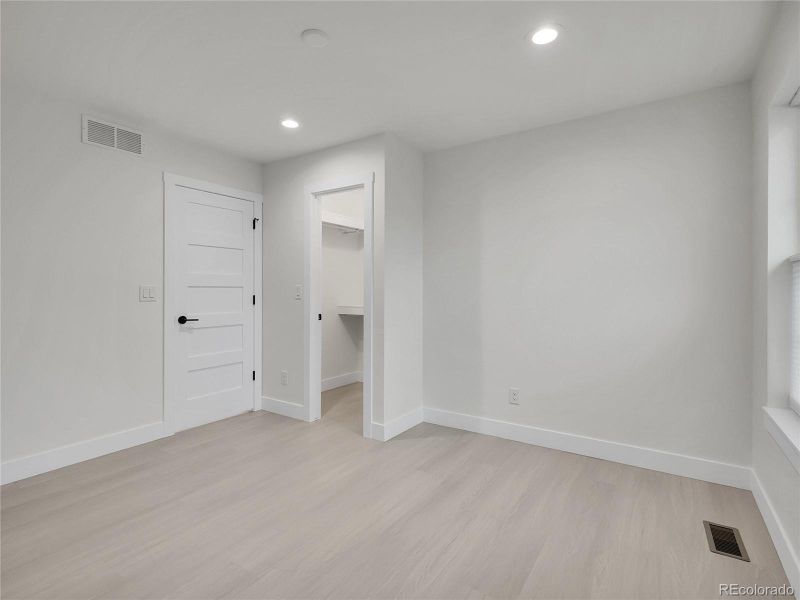 Spacious, unfurnished interior of a new home in , Denver (Image 22).