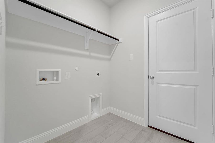 Spacious, unfurnished interior of a new home in , Princeton (Image 27).
