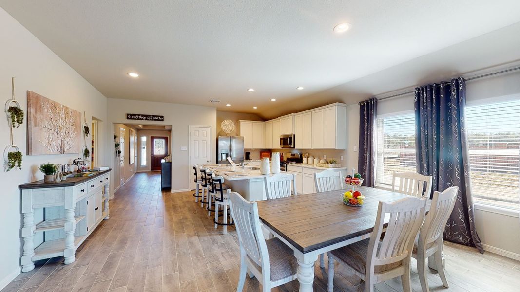 Representative furnished interior of a home built from the Floor Plan 2121 by Colina Homes in Grand Magnolia, Magnolia (Image 14). Representative furnished interior of a home built from the Floor Plan 2121 by Colina Homes in Grand Magnolia, Magnolia (Image 14).