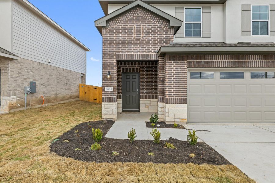 Exterior details and patio area of a home in Palomino, Manor (Image 4).