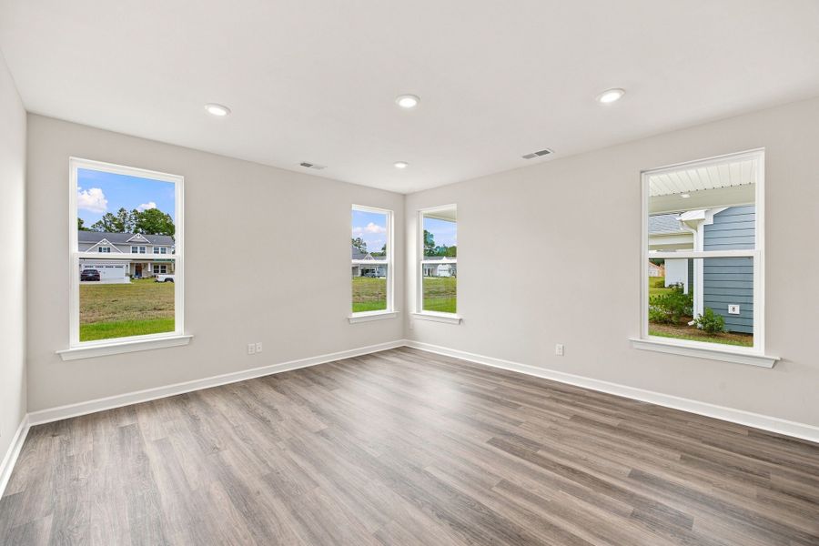 Spacious, unfurnished interior of a new home in Terrapin, Leland (Image 14).