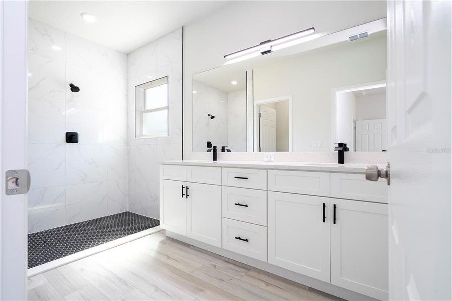 Spacious, unfurnished interior of a new home in , Citrus Springs (Image 10).