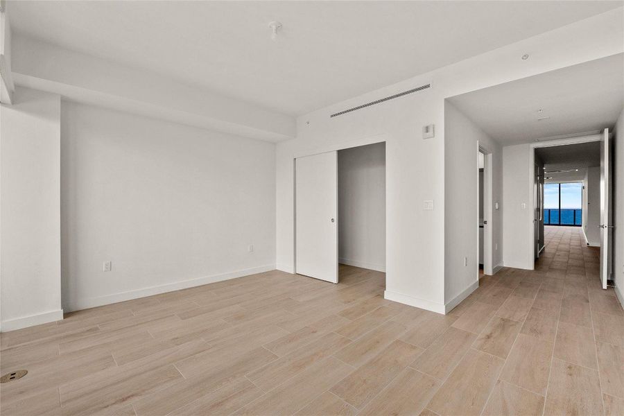 Walk in closet Bedroom #2