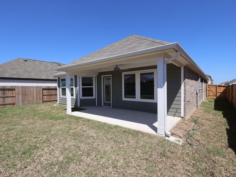 Exterior details and patio area of a home in Miller's Pond, Rosenberg (Image 4).