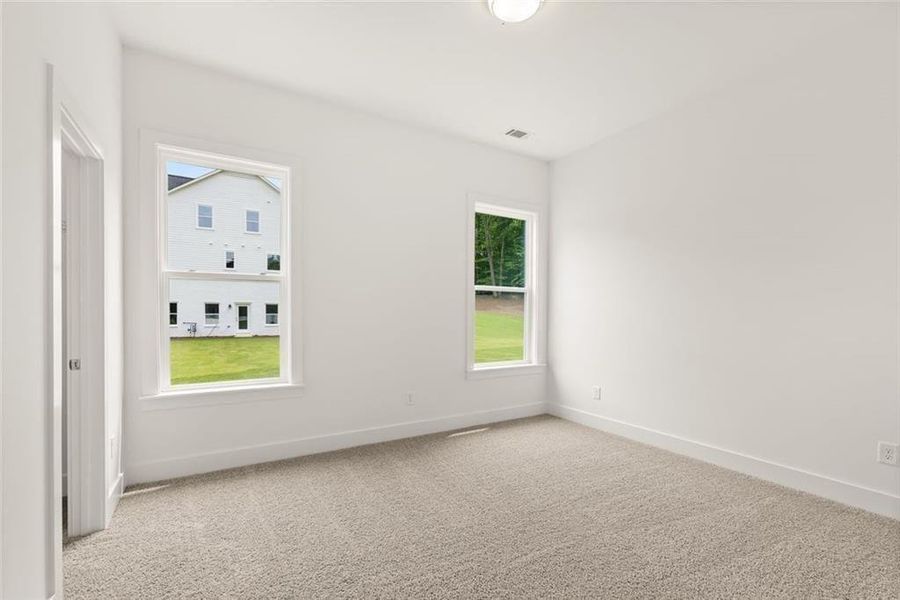 Spacious, unfurnished interior of a new home in , Gainesville (Image 31).