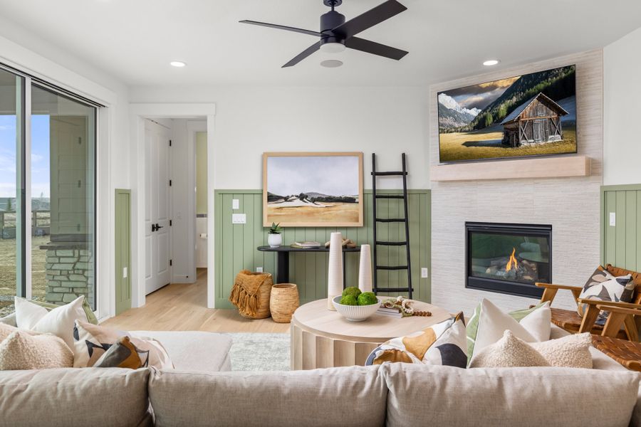 12736 Bend - Living Area