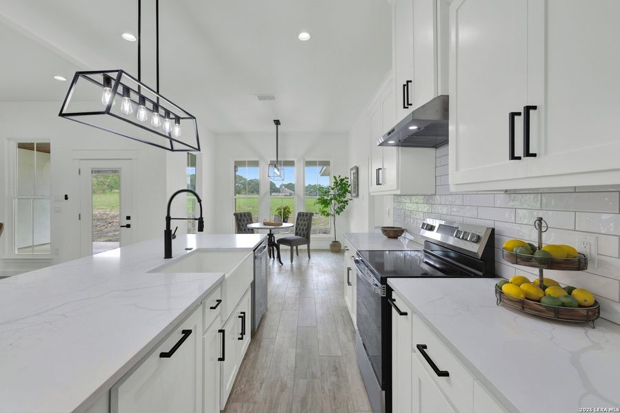Furnished interior view inside a new home in , Seguin (Image 15).