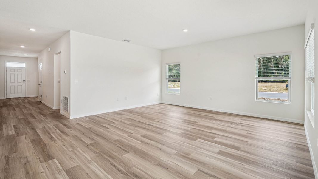 Representative unfurnished interior of a home built from the Covington by D.R. Horton in Somerset Bay, Spring Hill (Image 21). Representative unfurnished interior of a home built from the Covington by D.R. Horton in Somerset Bay, Spring Hill (Image 21).