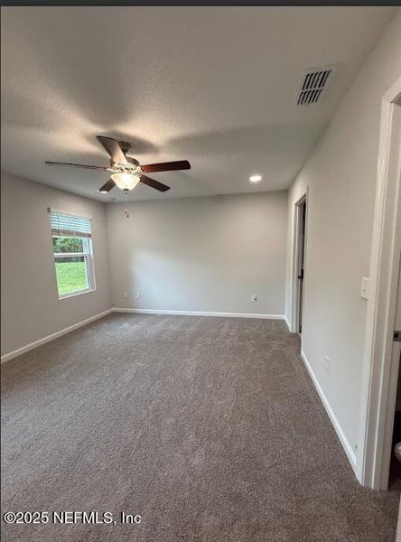 Spacious, unfurnished interior of a new home in , Jacksonville (Image 30).