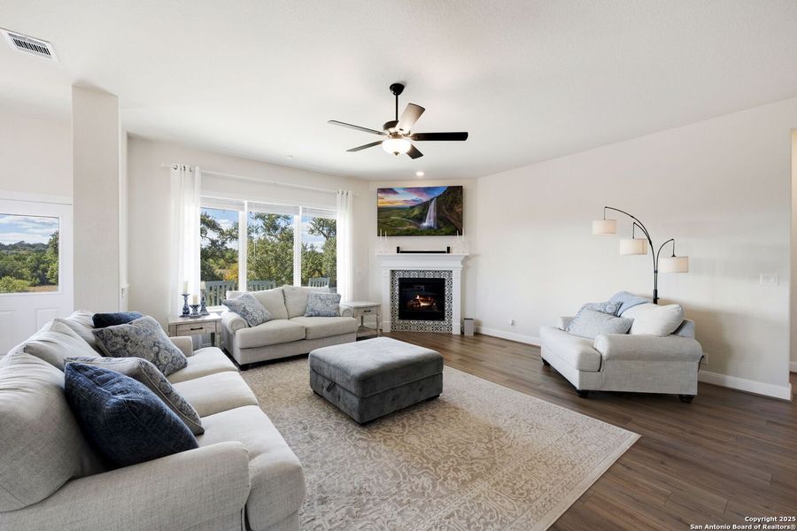 Furnished interior view inside a new home in Meyer Ranch – Legacy Series, New Braunfels (Image 13).