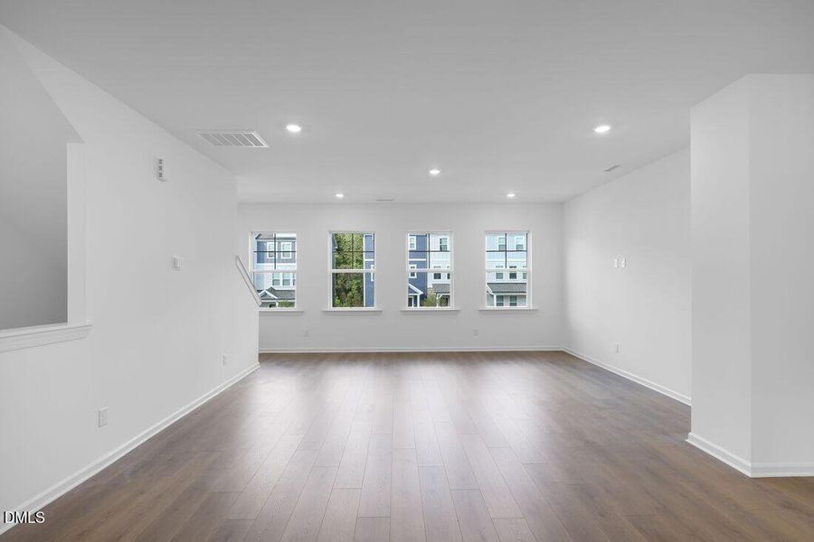 greystone-tvlounge01