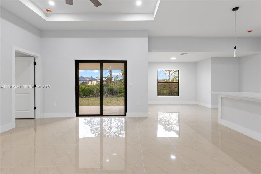 Spacious, unfurnished interior of a new home in , Lehigh Acres (Image 14).