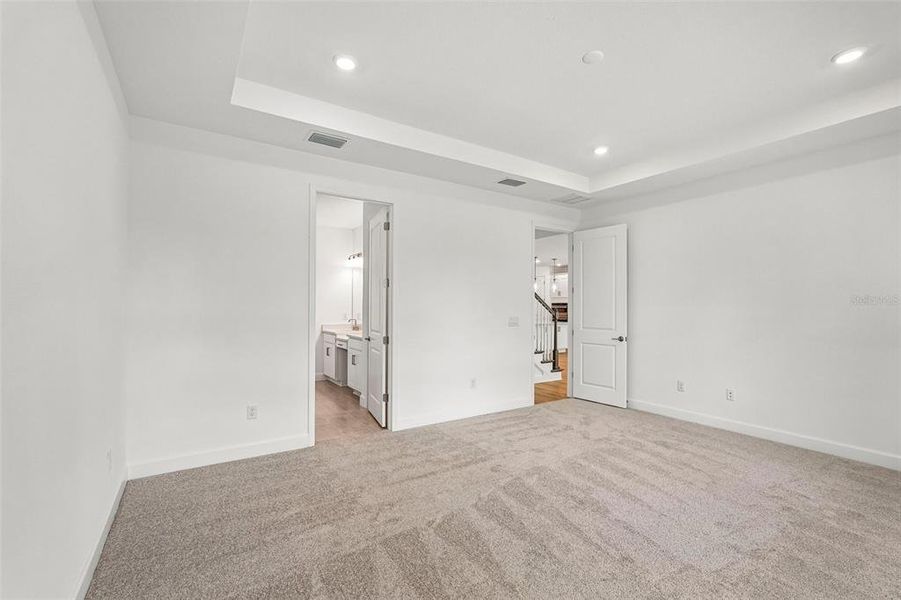Spacious, unfurnished interior of a new home in Tiburon, Nokomis (Image 38).