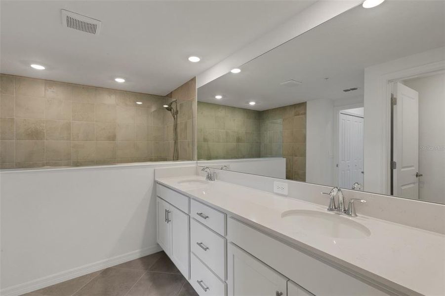 Furnished interior view inside a new home in , Bradenton (Image 8).
