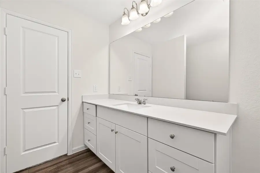 Furnished interior view inside a new home in Chapel Run, Montgomery (Image 7).