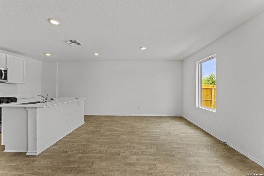 Spacious, unfurnished interior of a new home in Blue Ridge Ranch, San Antonio (Image 18). Spacious, unfurnished interior of a new home in Blue Ridge Ranch, San Antonio (Image 18).