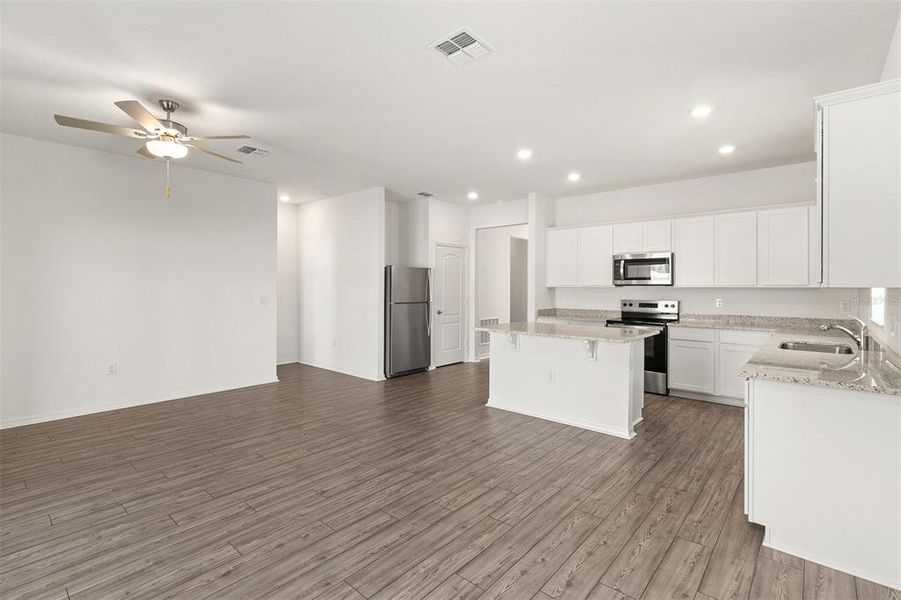 Spacious, unfurnished interior of a new home in Peach Crossings, Winter Haven (Image 11). Spacious, unfurnished interior of a new home in Peach Crossings, Winter Haven (Image 11).