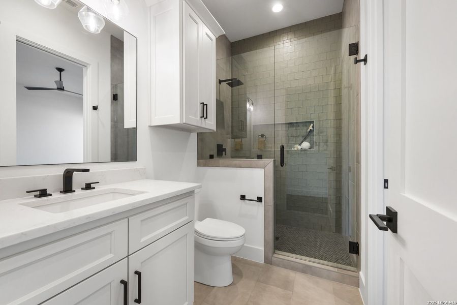 Furnished interior view inside a new home in , Kingsland (Image 7).