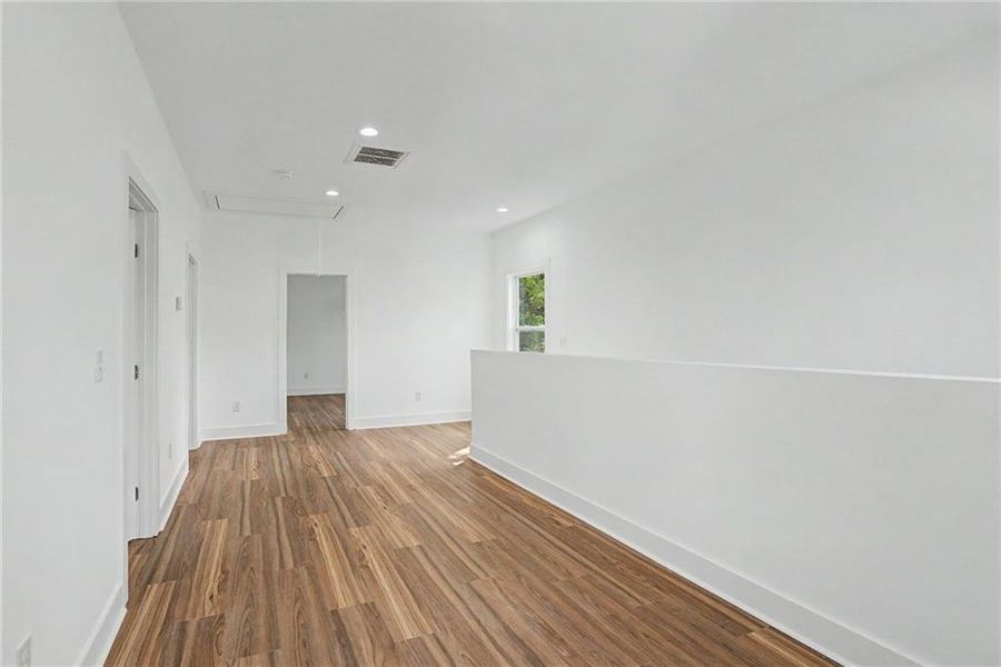 Spacious, unfurnished interior of a new home in , Atlanta (Image 41).