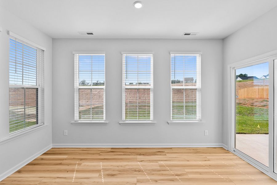 Spacious, unfurnished interior of a new home in Brooke Hill, Lewisville (Image 21).