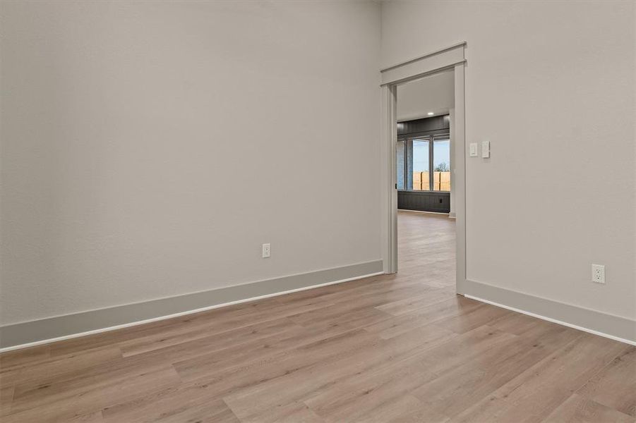 Spacious, unfurnished interior of a new home in , Lindale (Image 28).