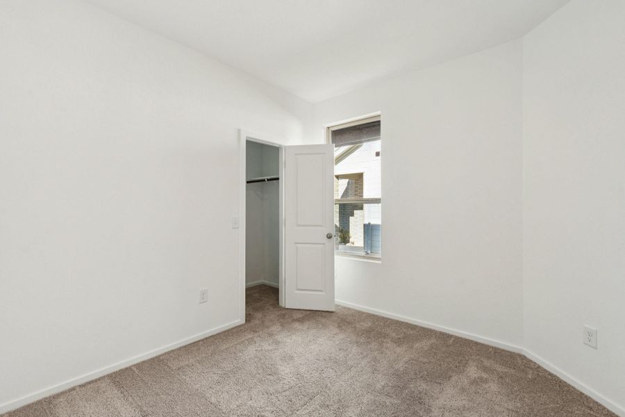 Spacious, unfurnished interior of a new home in Mavera, Conroe (Image 22).