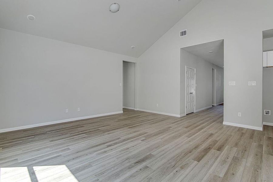Spacious, unfurnished interior of a new home in , Azle (Image 20).