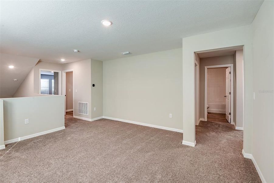 Spacious, unfurnished interior of a new home in Pasadena Ridge, Zephyrhills (Image 17). Spacious, unfurnished interior of a new home in Pasadena Ridge, Zephyrhills (Image 17).