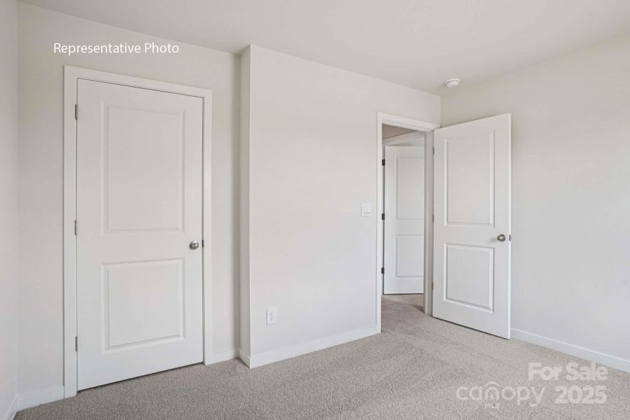 Spacious, unfurnished interior of a new home in Calvin Creek, Troutman (Image 8).