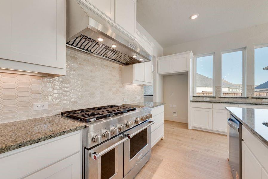 Furnished interior view inside a new home in South Pointe, Mansfield (Image 8).