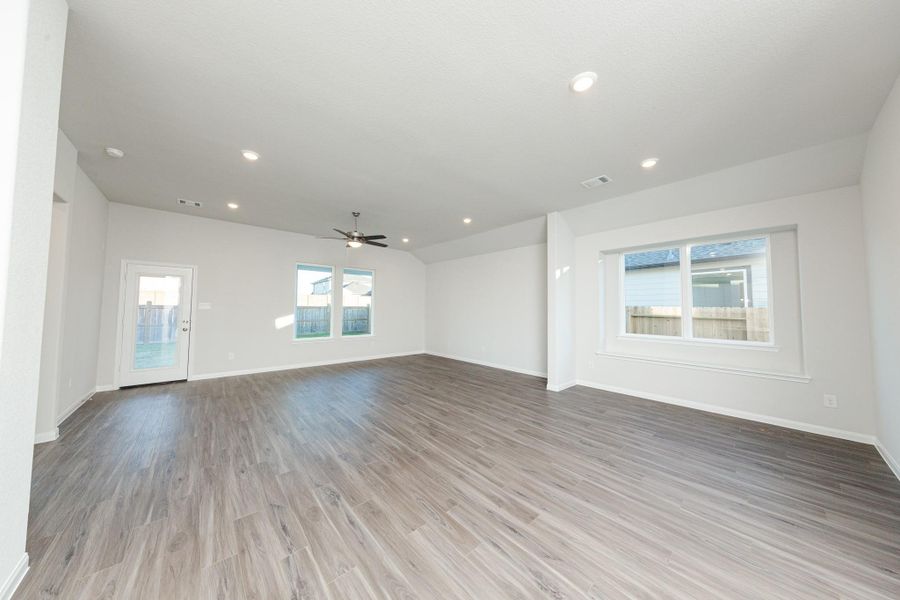 Spacious, unfurnished interior of a new home in Bluestem, Brookshire (Image 13).