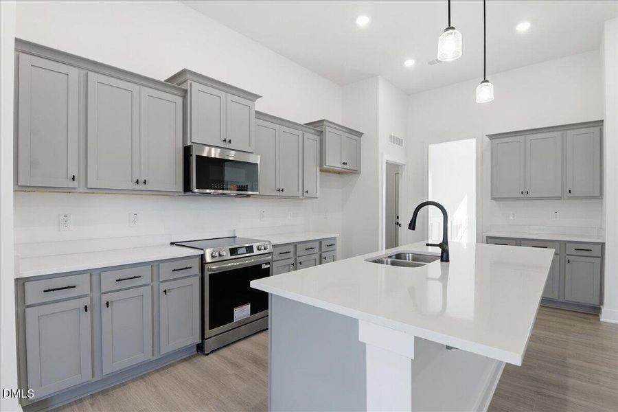 13-103 Manchester Ct-13