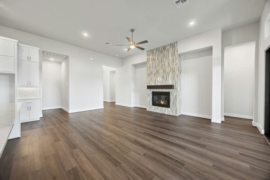 Spacious, unfurnished interior of a new home in Riverstone, Georgetown (Image 18).