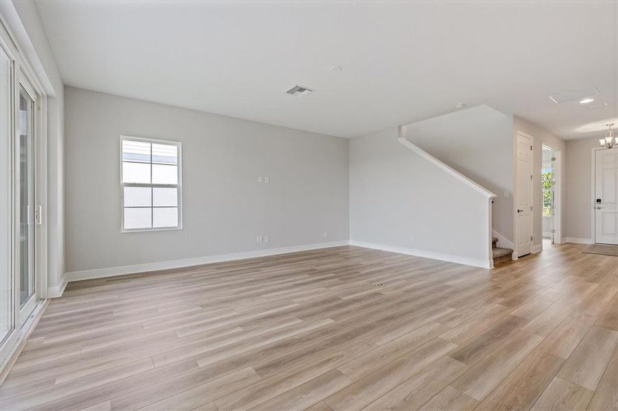 Spacious, unfurnished interior of a new home in Mirada, San Antonio (Image 28).