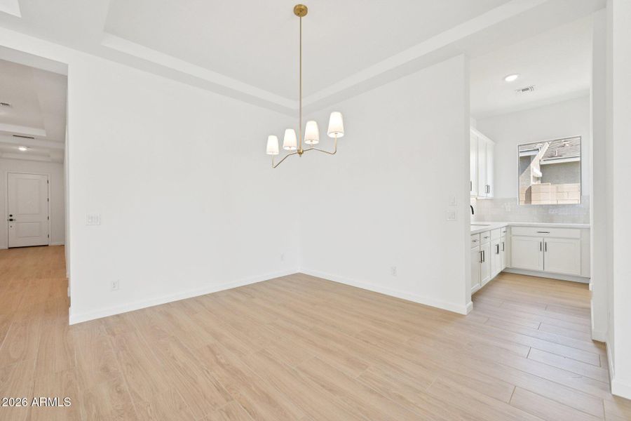 8-web-or-mls-E Twin Acres Dr-S1103-008