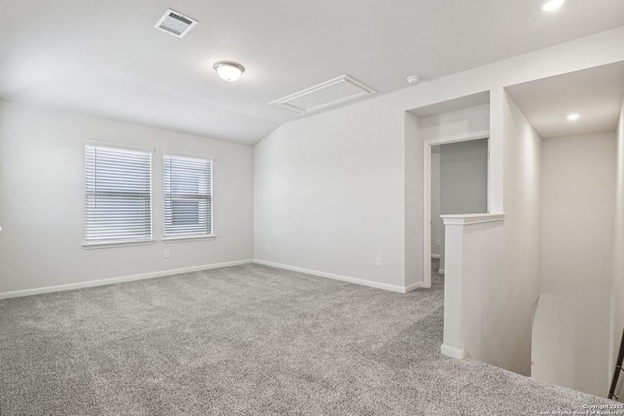 Spacious, unfurnished interior of a new home in Remington Ranch, San Antonio (Image 30). Spacious, unfurnished interior of a new home in Remington Ranch, San Antonio (Image 30).