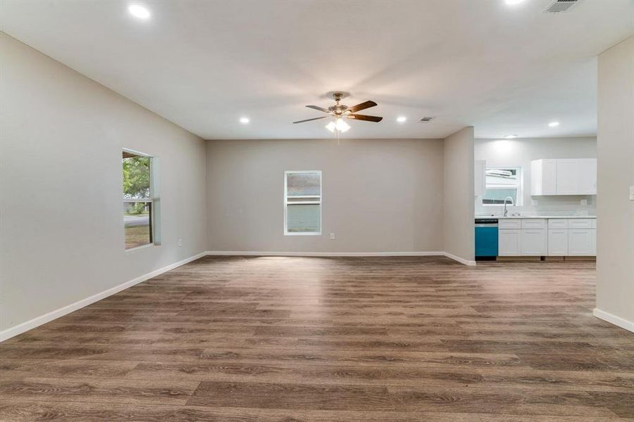 Spacious, unfurnished interior of a new home in , Paris (Image 15).