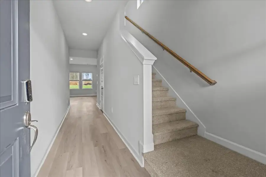 Spacious, unfurnished interior of a new home in Creek Ridge - Heritage Collection, Spartanburg (Image 8).