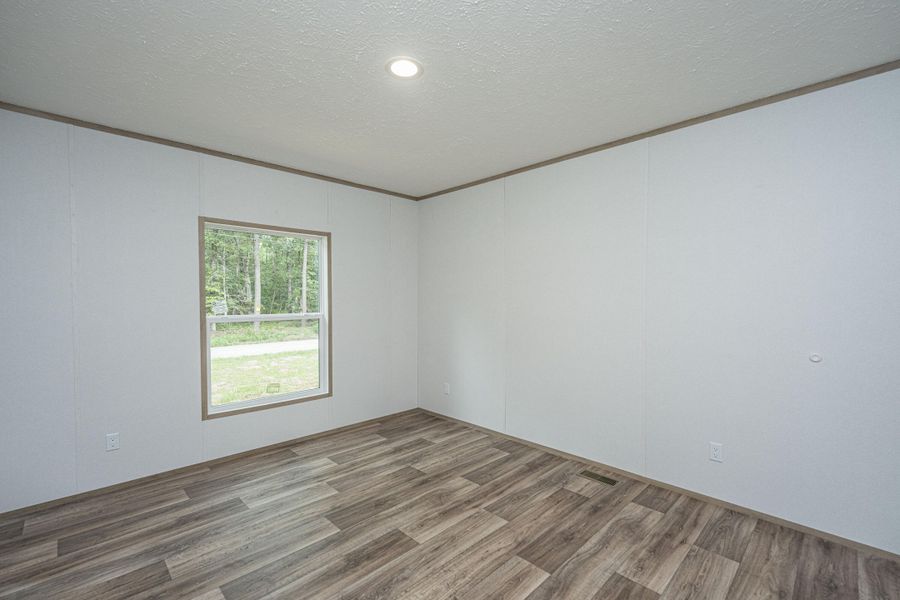Spacious, unfurnished interior of a new home in , Walterboro (Image 58).
