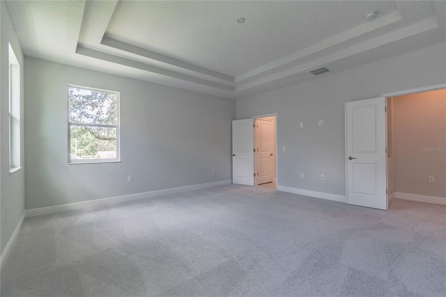 Spacious, unfurnished interior of a new home in , Tampa (Image 18).