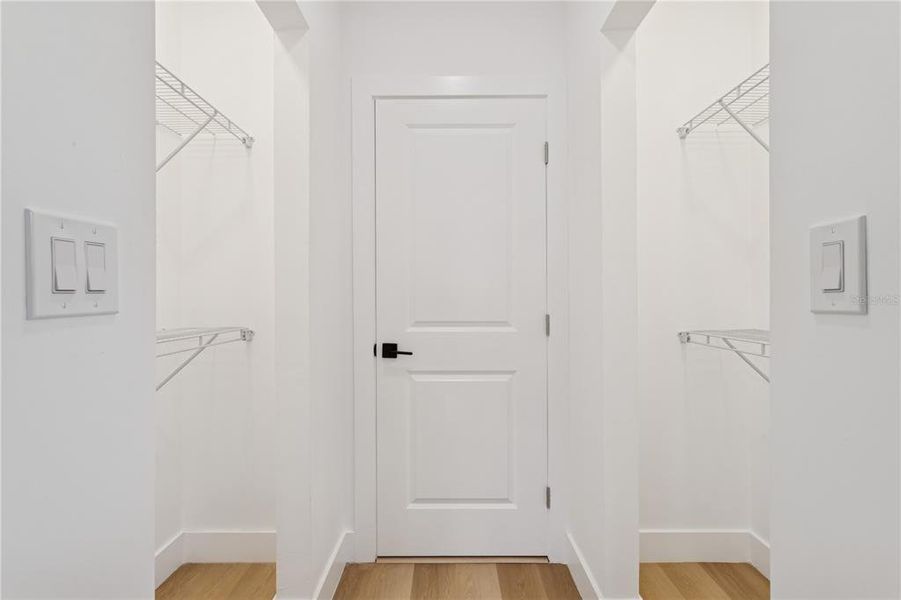 Spacious, unfurnished interior of a new home in , St. Petersburg (Image 37). Spacious, unfurnished interior of a new home in , St. Petersburg (Image 37).